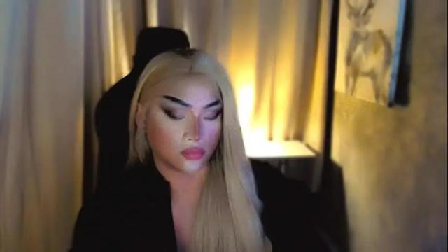 Image 7 of queenarthalia Stream on Chaturbate on 9 days ago
