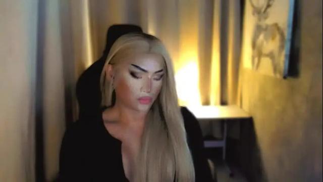 Image 11 of queenarthalia Stream on Chaturbate on 5 days ago