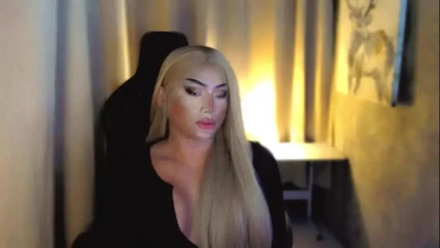 Image 2 of queenarthalia Stream on Chaturbate on 5 days ago