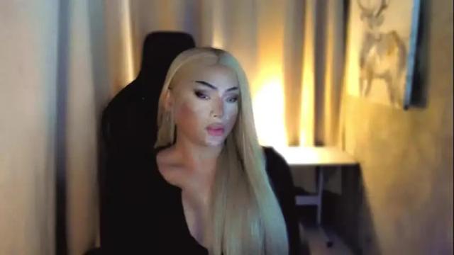 Image 3 of queenarthalia Stream on Chaturbate on 5 days ago