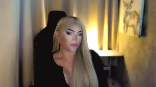 Image 4 of queenarthalia Stream on Chaturbate on 5 days ago