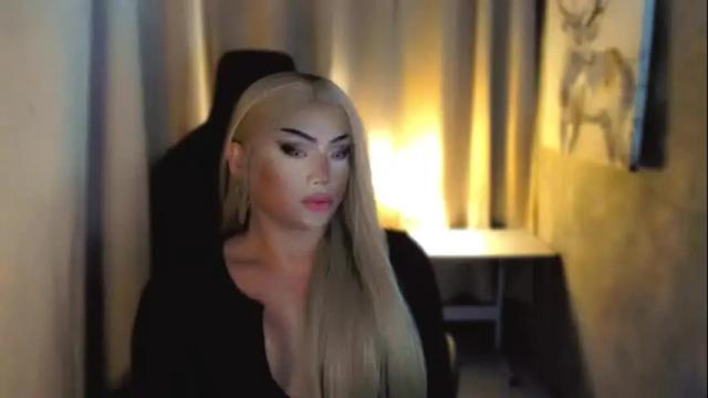 Image 7 of queenarthalia Stream on Chaturbate on 5 days ago