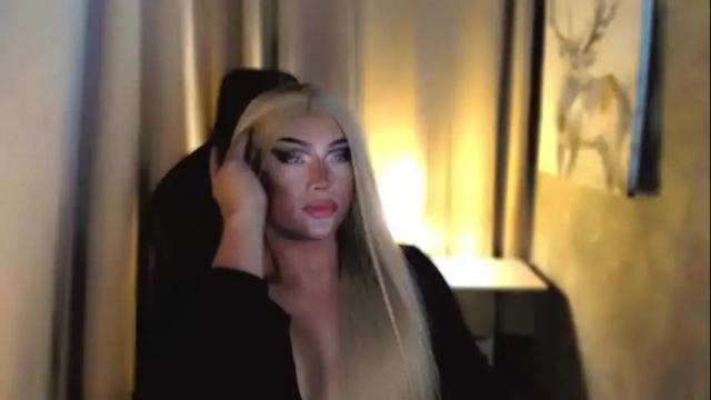 Image 12 of queenarthalia Stream on Chaturbate on 3 days ago