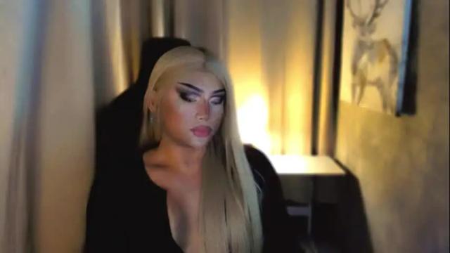 Image 3 of queenarthalia Stream on Chaturbate on 3 days ago