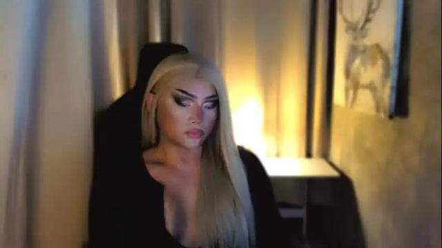 Image 4 of queenarthalia Stream on Chaturbate on 3 days ago