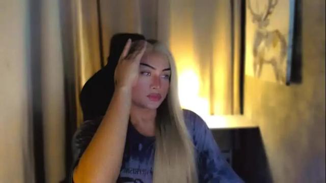 Image 12 of queenarthalia Stream on Chaturbate on 2 days ago