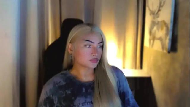 Image 3 of queenarthalia Stream on Chaturbate on 2 days ago