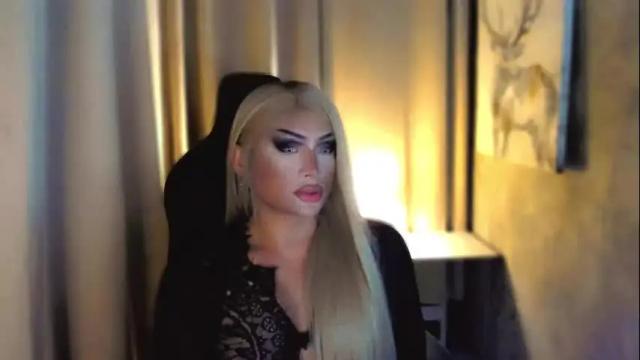 Image 8 of queenarthalia Stream on Chaturbate on 1 day ago