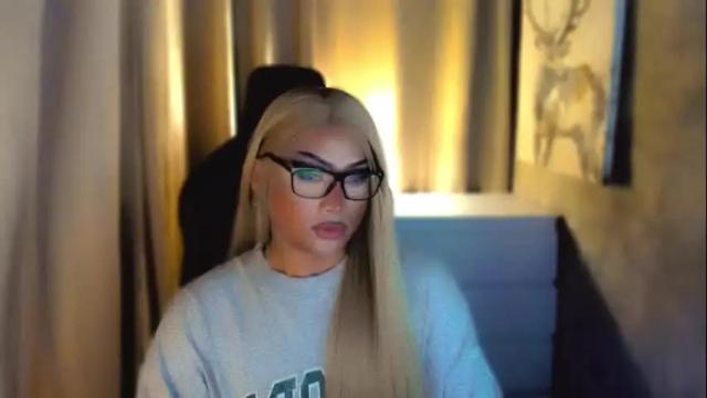 Image 11 of queenarthalia Stream on Chaturbate on 2 months ago
