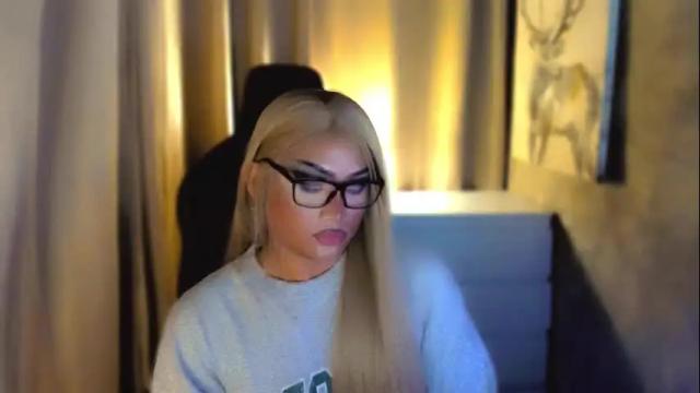 Image 12 of queenarthalia Stream on Chaturbate on 2 months ago