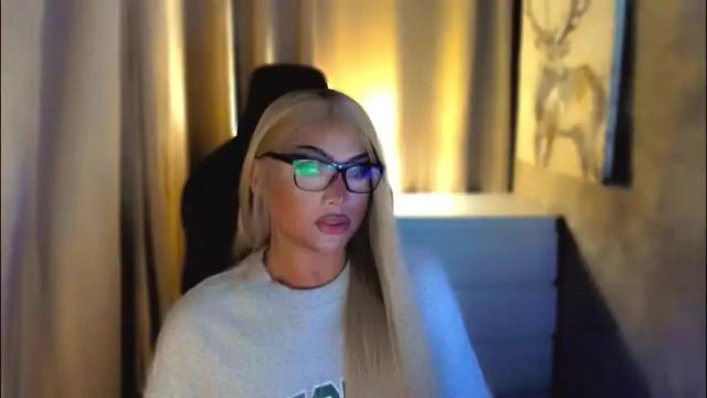 Image 6 of queenarthalia Stream on Chaturbate on 2 months ago