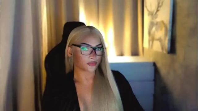 Image 12 of queenarthalia Stream on Chaturbate on 2 months ago