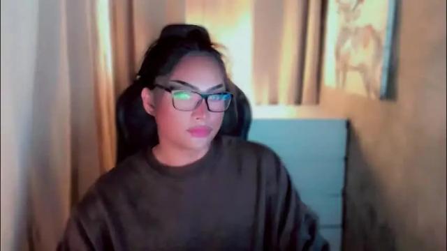 Image 3 of queenarthalia Stream on Chaturbate on 1 month ago