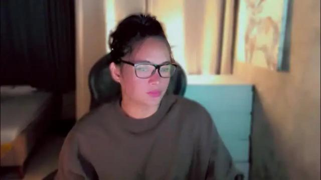 Image 3 of queenarthalia Stream on Chaturbate on 28 days ago