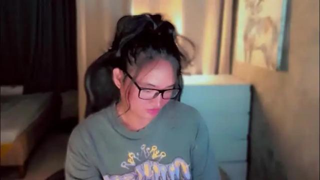 Image 12 of queenarthalia Stream on Chaturbate on 27 days ago