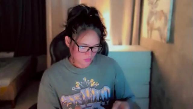 Image 3 of queenarthalia Stream on Chaturbate on 27 days ago
