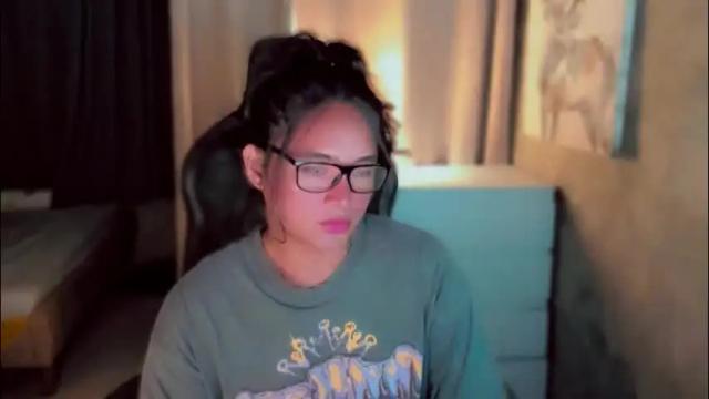 Image 4 of queenarthalia Stream on Chaturbate on 27 days ago