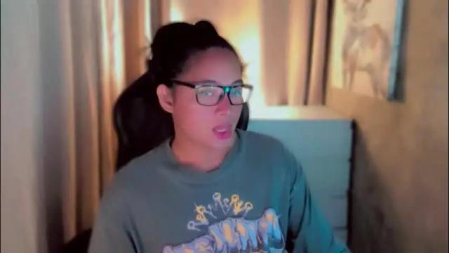 Image 10 of queenarthalia Stream on Chaturbate on 23 days ago
