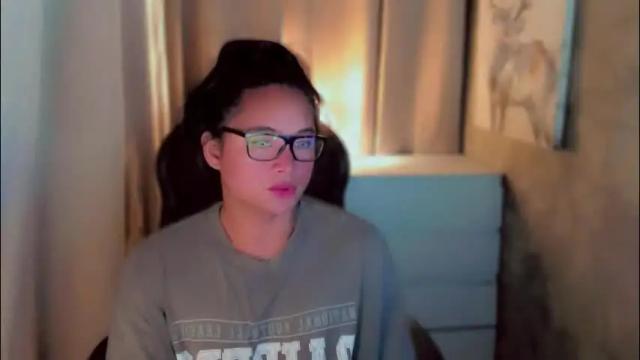 Image 4 of queenarthalia Stream on Chaturbate on 18 hours ago
