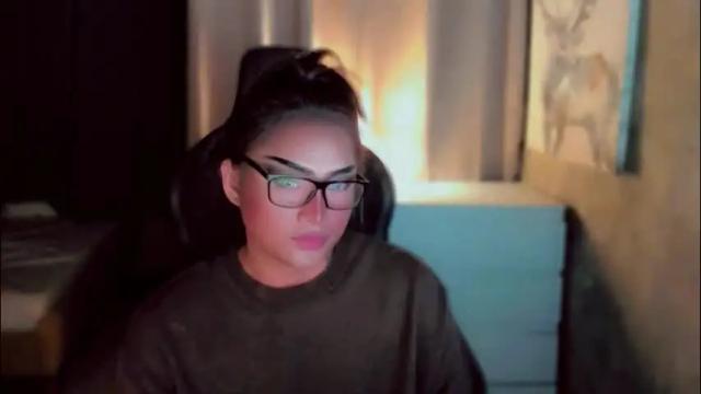 Image 3 of queenarthalia Stream on Chaturbate on 1 month ago