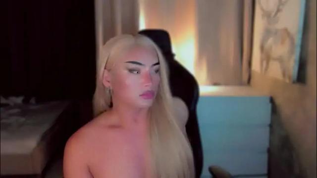 Image 2 of queenarthalia Stream on Chaturbate on 22 days ago