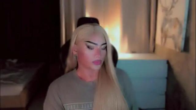 Image 3 of queenarthalia Stream on Chaturbate on 1 month ago