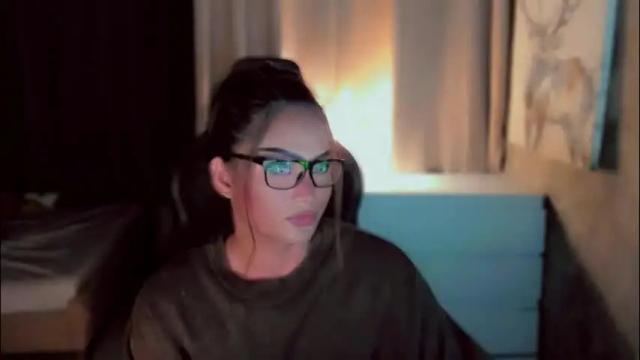 Image 3 of queenarthalia Stream on Chaturbate on 1 month ago