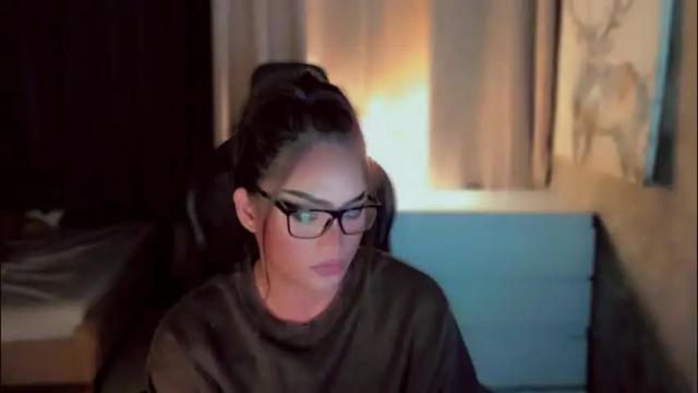 Image 4 of queenarthalia Stream on Chaturbate on 1 month ago