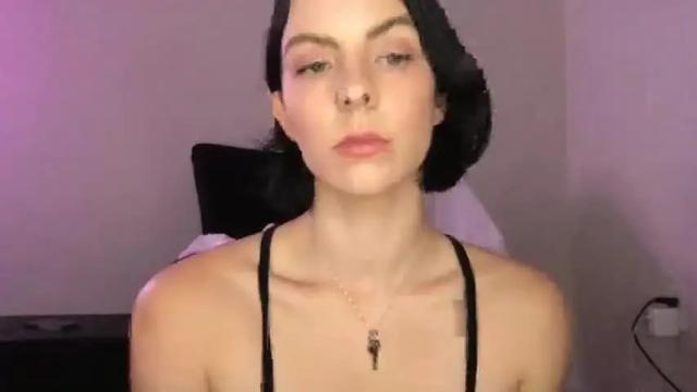 Image 12 of queenb2626 Stream on Chaturbate on 18 months ago