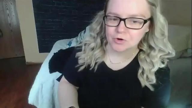 Image 2 of queenb9876 Stream on Chaturbate on 1 month ago