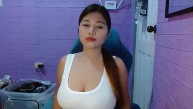 Image 3 of queenboba Stream on Chaturbate on 1 month ago