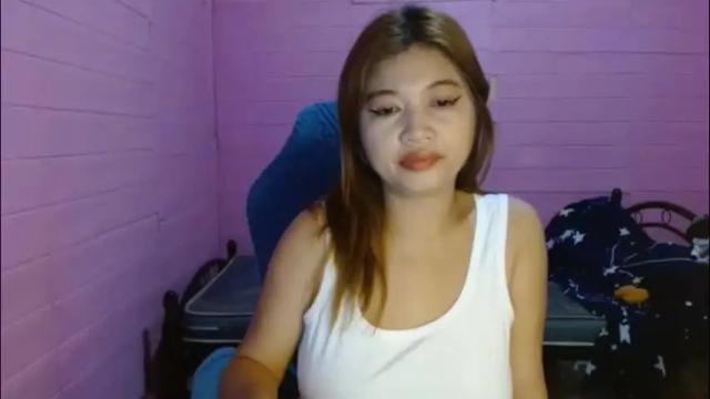 Image 3 of queenboba Stream on Chaturbate on 15 hours ago