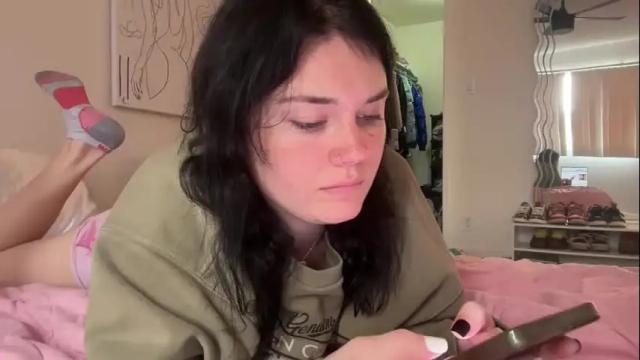 Image 8 of queencassidyy Stream on Chaturbate on 15 months ago