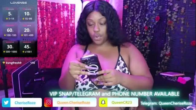 Image 3 of queencroze Stream on Chaturbate on 6 months ago