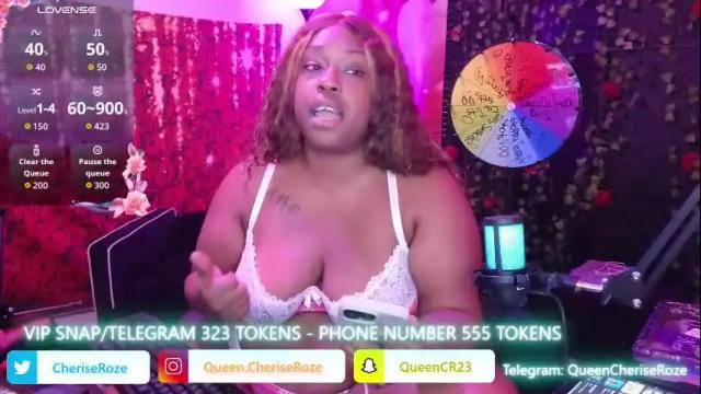 Image 3 of queencroze Stream on Chaturbate on 4 months ago
