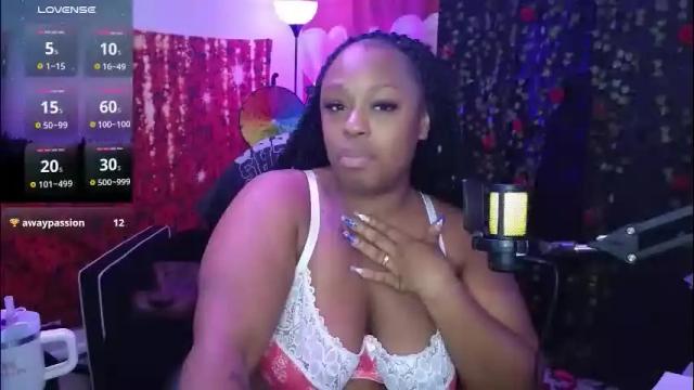 Image 3 of queencroze Stream on Chaturbate on 2 months ago