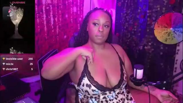 Image 11 of queencroze Stream on Chaturbate on 1 month ago