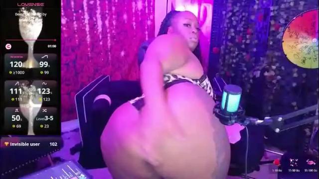 Image 6 of queencroze Stream on Chaturbate on 1 month ago