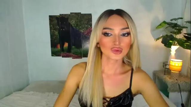 Image 3 of queencummerx Stream on Chaturbate on 2 months ago