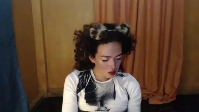Image 10 of queencurl Stream on Chaturbate on 26 months ago