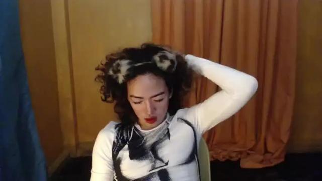 Image 12 of queencurl Stream on Chaturbate on 26 months ago