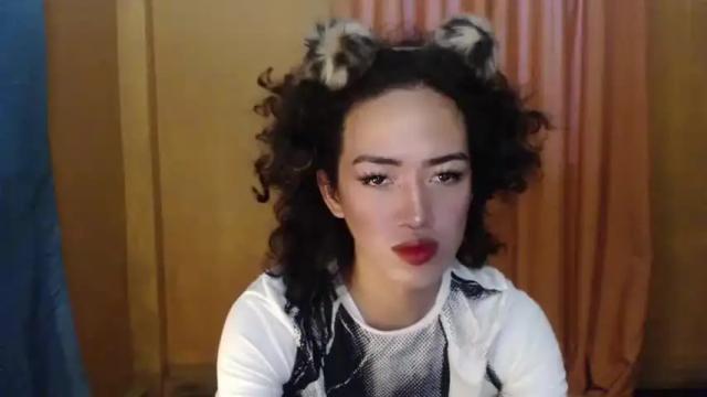 Image 8 of queencurl Stream on Chaturbate on 26 months ago