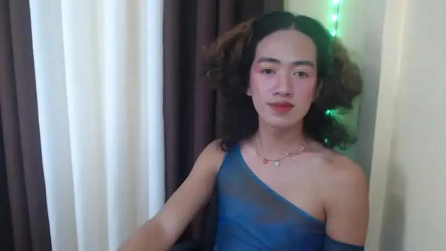 Image 3 of queencurl Stream on Chaturbate on 24 months ago