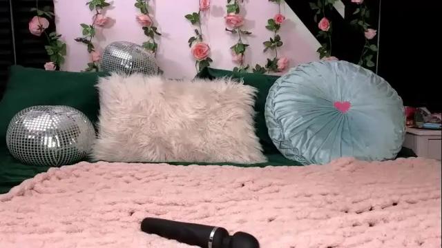 Image 10 of queendelaranch Stream on Chaturbate on 2 months ago