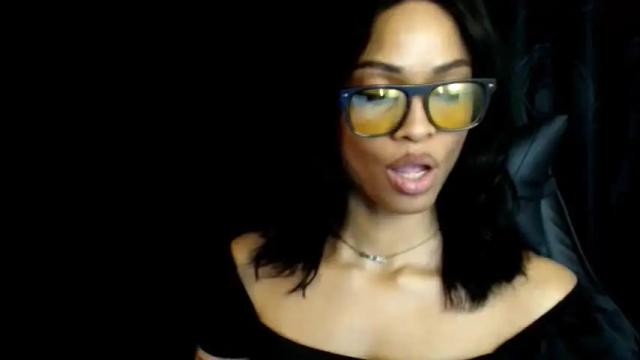 Image 12 of queendom_ing Stream on Chaturbate on 24 days ago