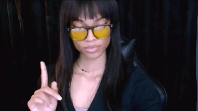 Image 12 of queendom_ing Stream on Chaturbate on 16 days ago