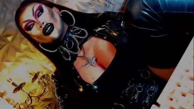 Image 12 of queendomcum6 Stream on Chaturbate on 19 days ago