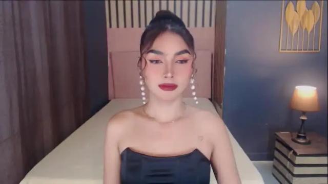 Image 4 of queenemeraldts Stream on Chaturbate on 1 month ago