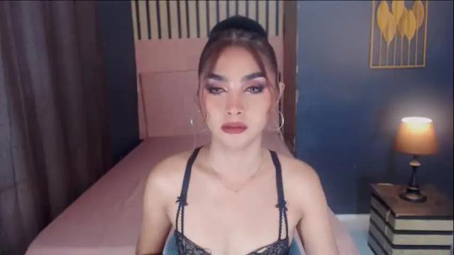Image 2 of queenemeraldts Stream on Chaturbate on 7 days ago