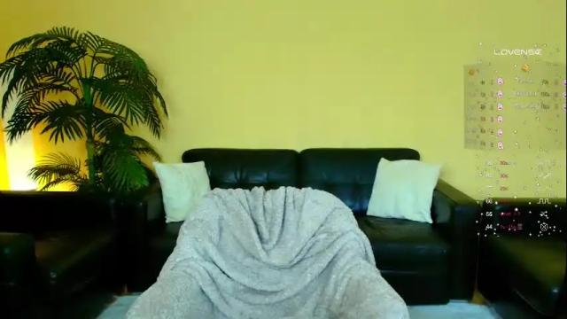 Image 4 of queenevamariaa Stream on Chaturbate on 1 month ago
